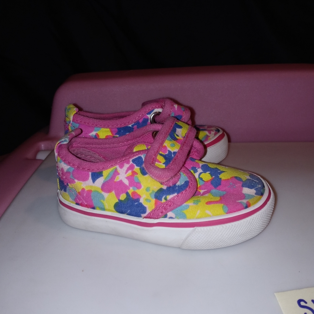 Shoes - Picture 10 of 12